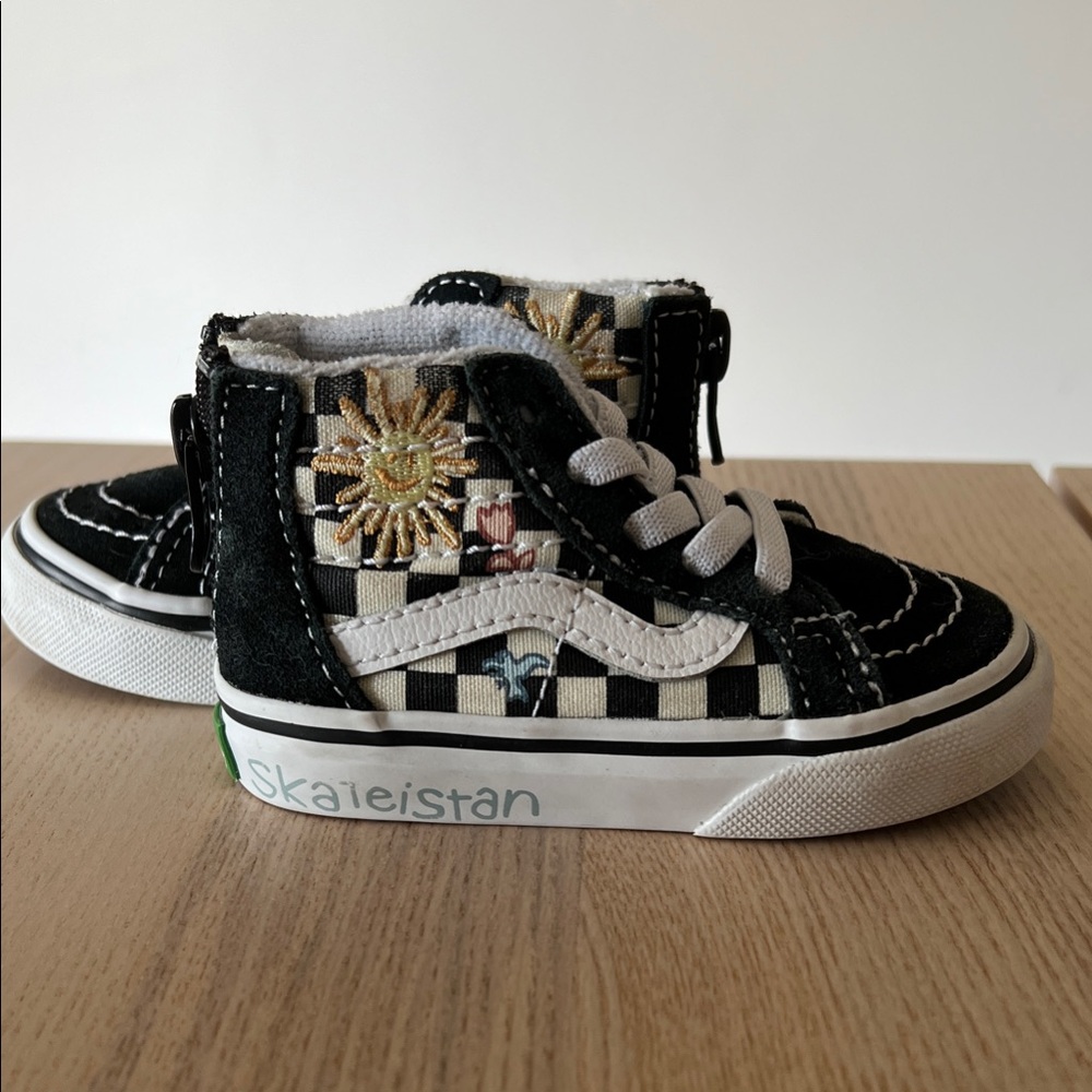 No Box Vans Sk8-Hi Zip Toddler Shoe Size 4 Skateistan Checkerboard Black White